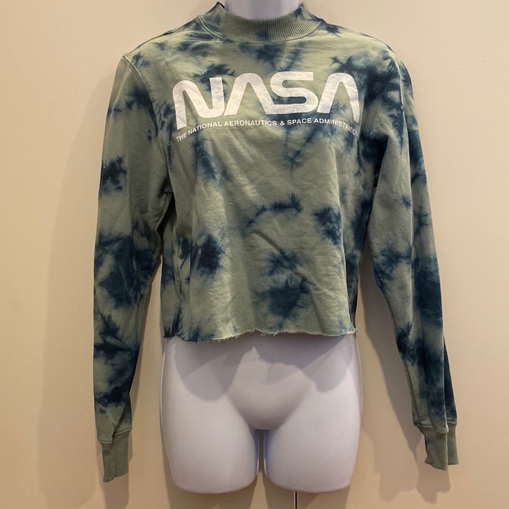 XS Mighty Fine crop top NASA sweater in gray and blue